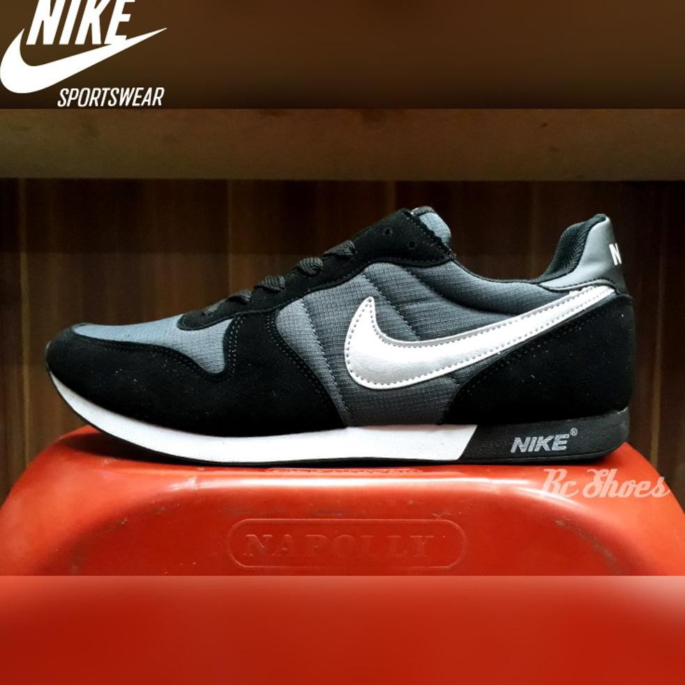 sepatu nike classic