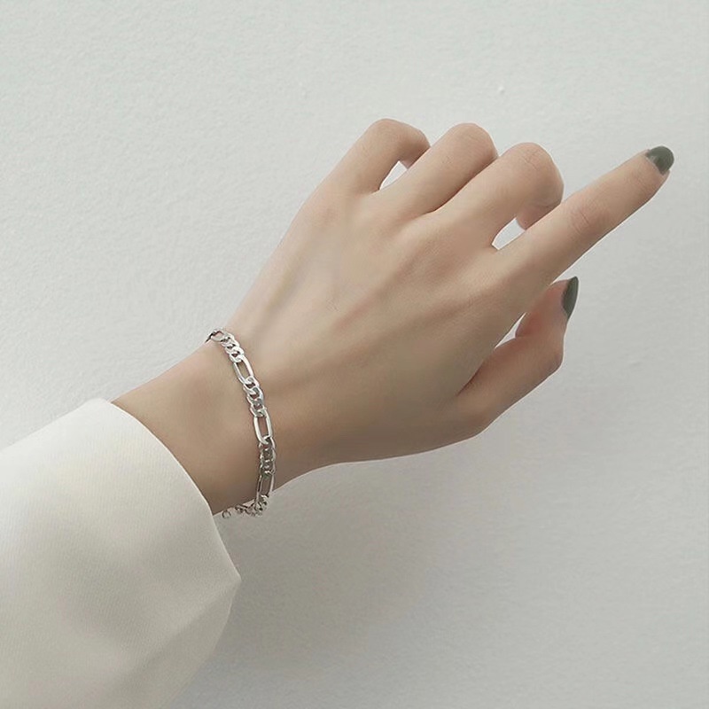 Gelang Rantai Bahan Metal Warna Emas Dan Silver Gaya Vintage Untuk Wanita