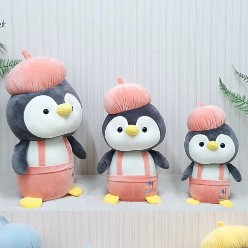 Boneka Pinguin Topi Baret Animal Safari