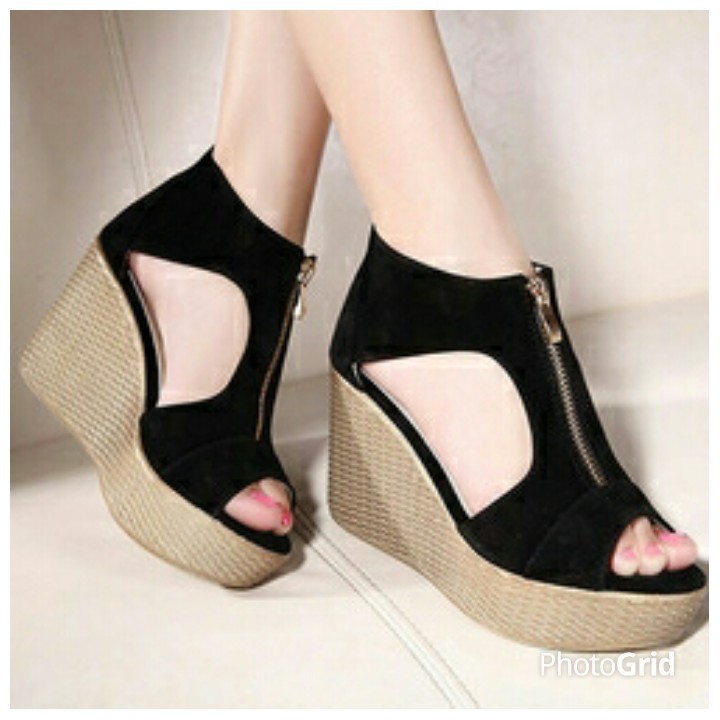 SEPATU WANITA WEDGES KEKINIAN HITAM