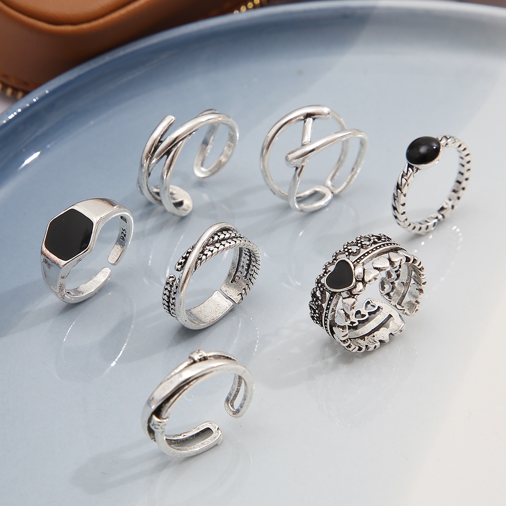 7pcs / Set Cincin Silver Model Terbuka Hollow Hias Kristal Hitam Gaya Vintage Untuk Wanita