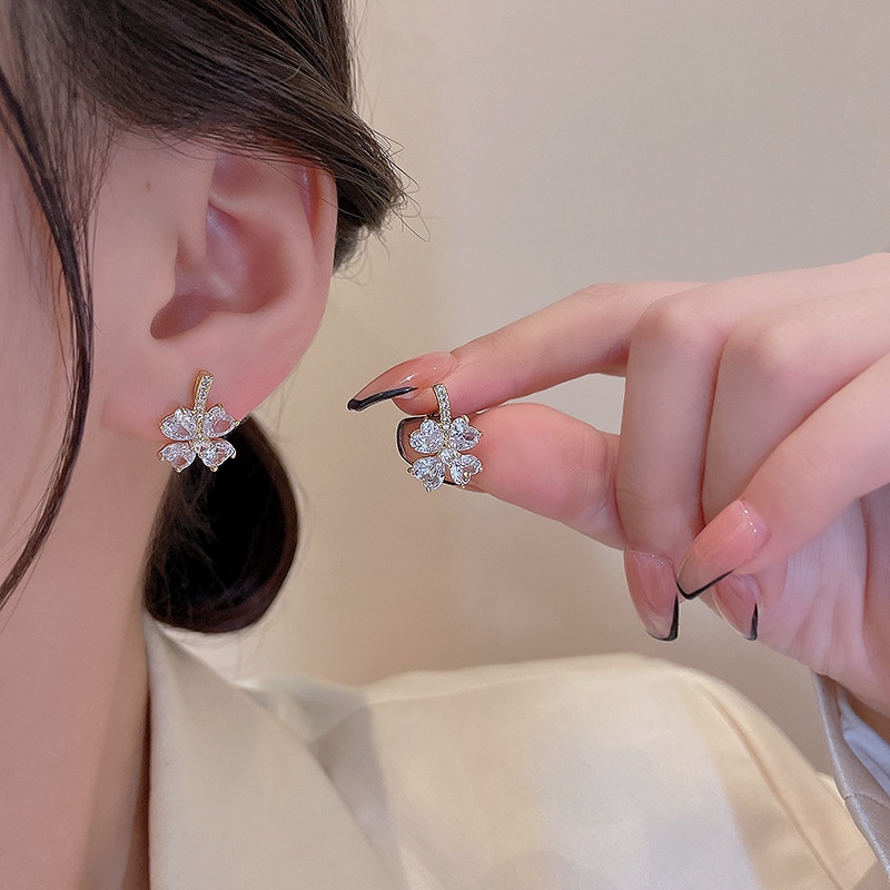 Anting Stud 925 Silver Needle Zircon Bentuk Bunga Untuk Wanita