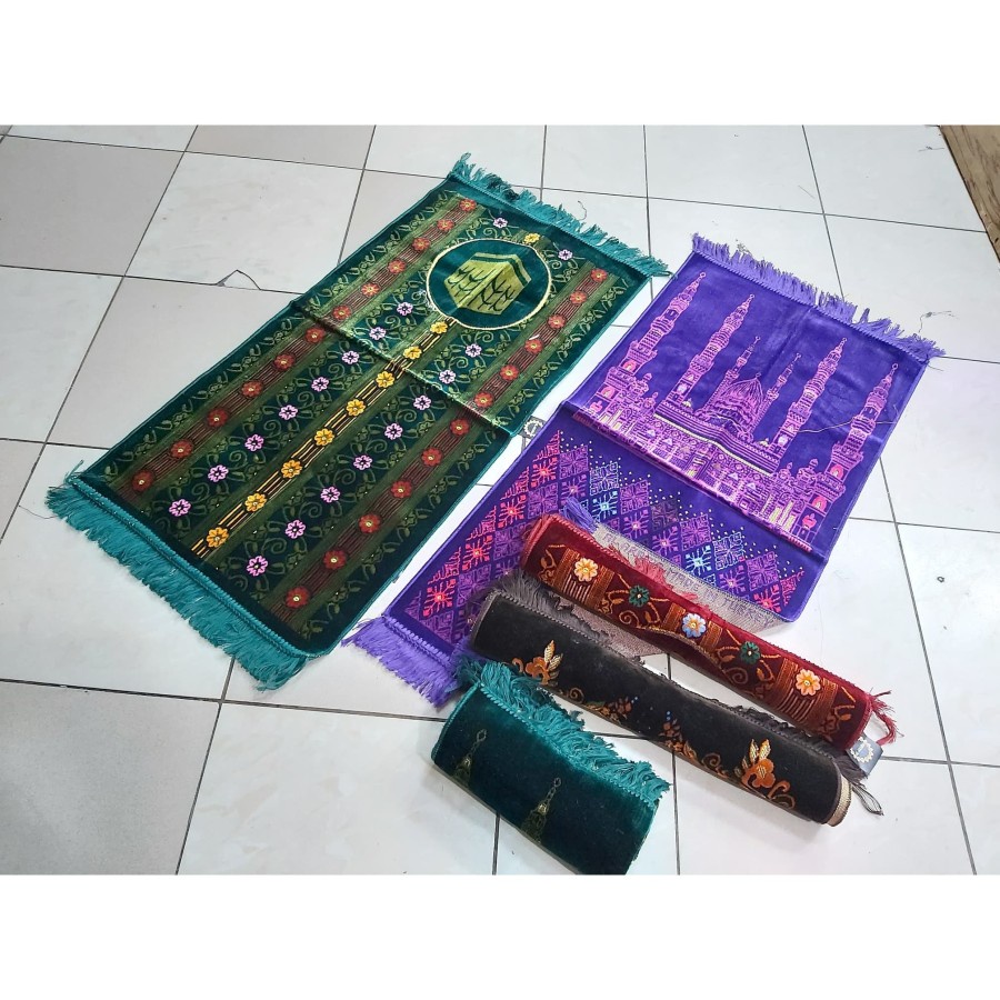 Sajadah Bulu Turkey Turki Ukuran Midi 55x110 cm Bahan Beludru Peralatan Sholat