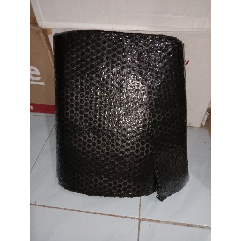 bubble warp lebar 62,5 cm pajang 5 meter  / 1 gulung 7000 hitam / putih