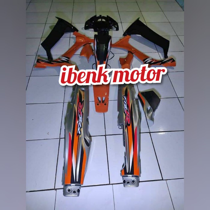 TERBARU    cover body halus f1zr orange silver milenium