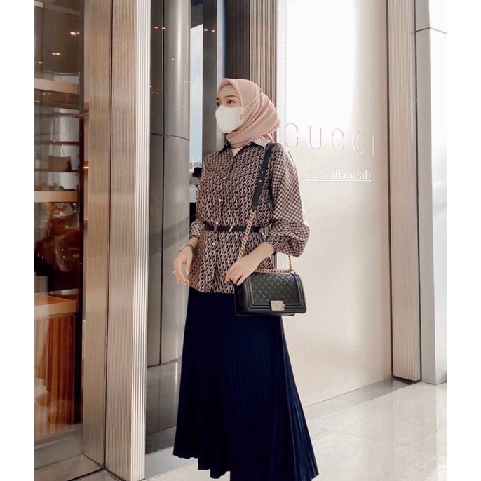 Mono Shirt Oscar booked by Adila