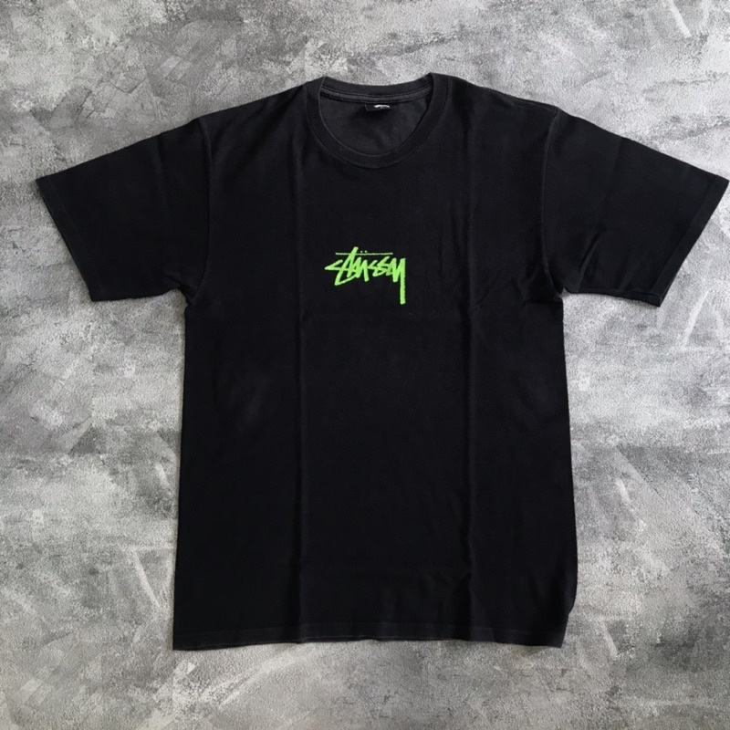 Tshirt Stussy center logo / kaos pria stussy hitam original