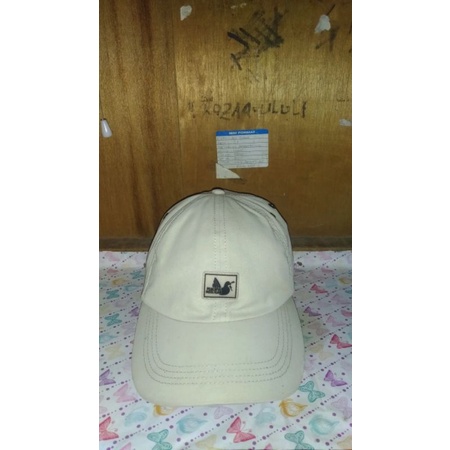 Caps Peaceful Hooligan