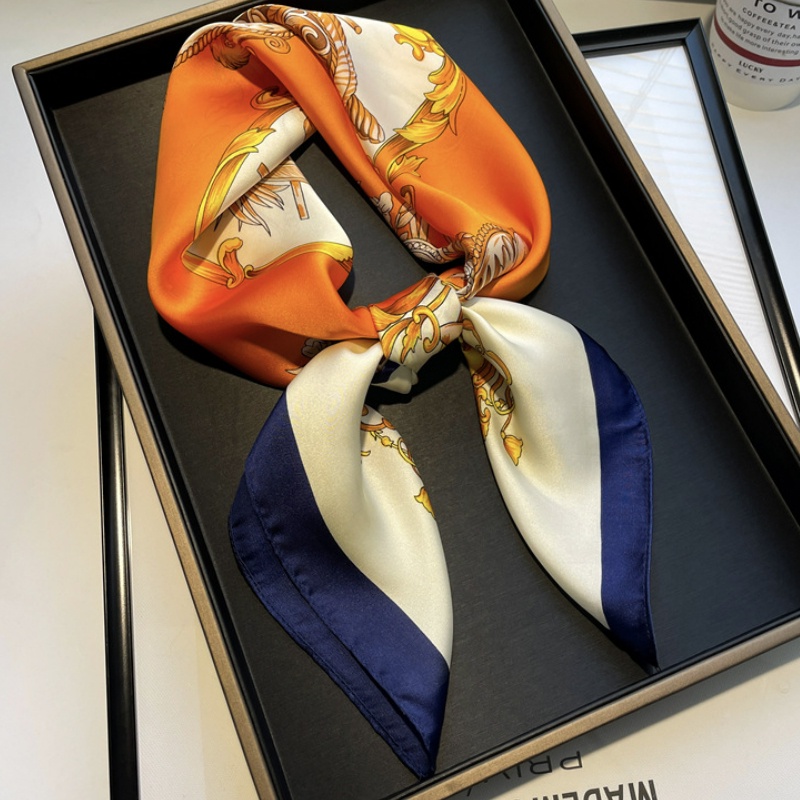 &quot;Donita&quot; 70x70 cm scarf, Motif Victorian Scarf Leher, Scarf Tas, Bahan High Grade Silk Immitation