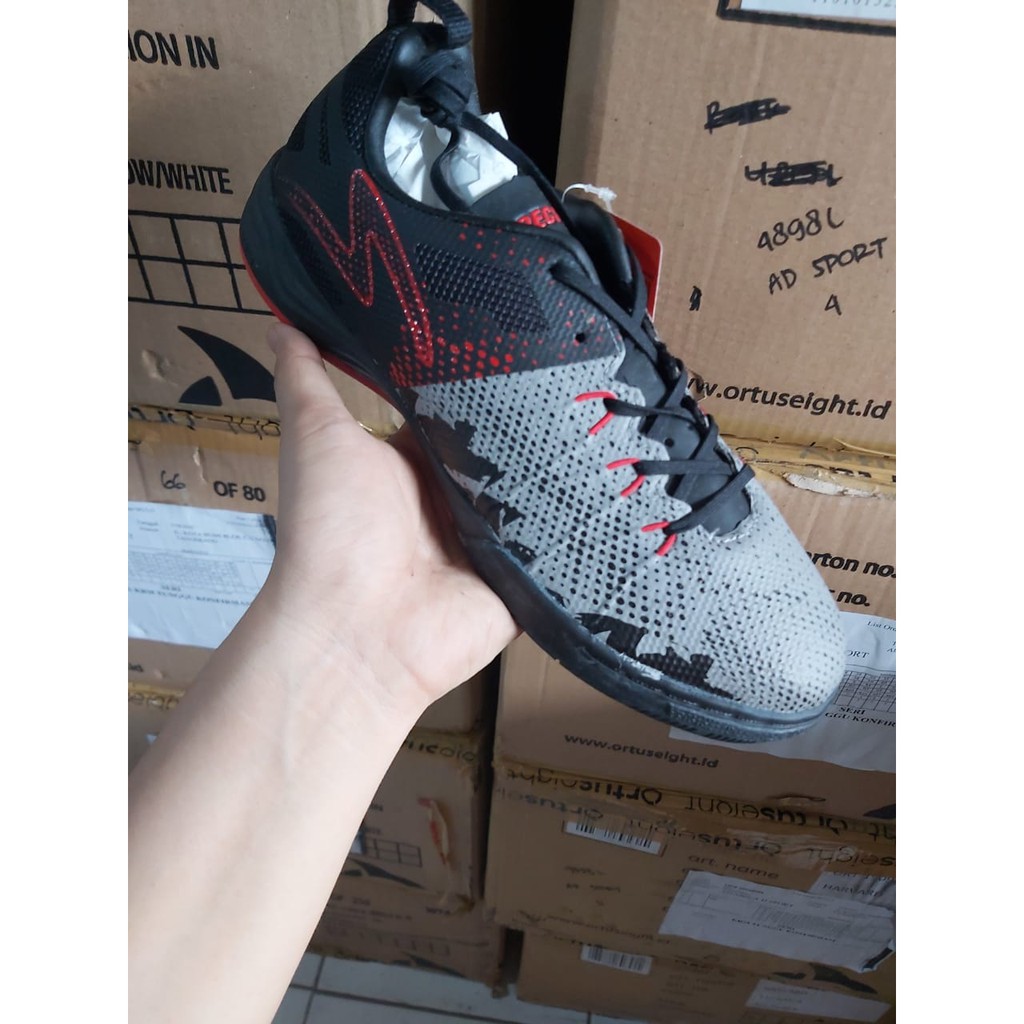 Sepatu Specs Metasala Combat Futsal