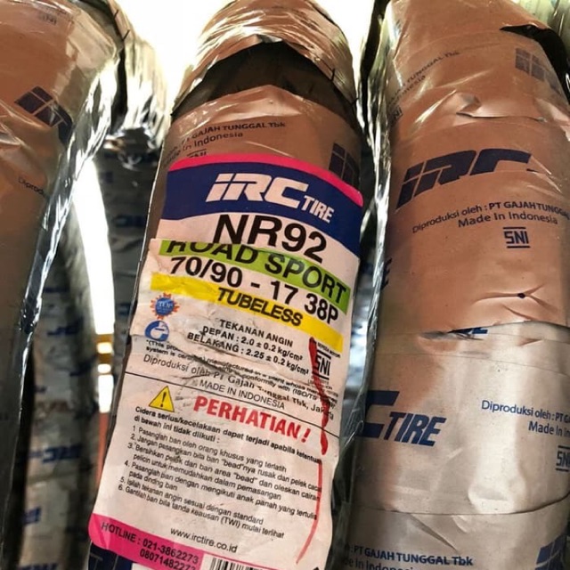 BAN LUAR TUBLES MOTOR IRC 70/90-17 ( NR 92)