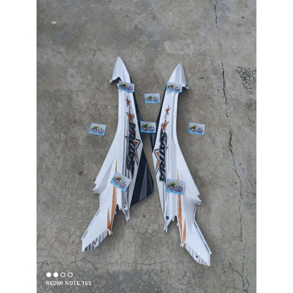 Cover Body Belakang Satria Fu Facelift Fl Putih Ber stripping