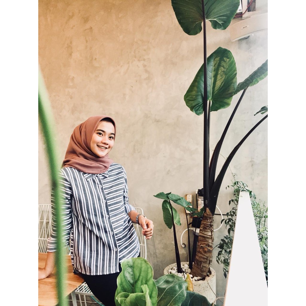 Kemeja Cewek Garis Hitam Dan Putih