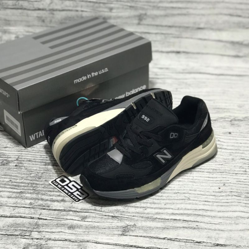 Sepatu NB Black White/DTLR Orange/Grey White