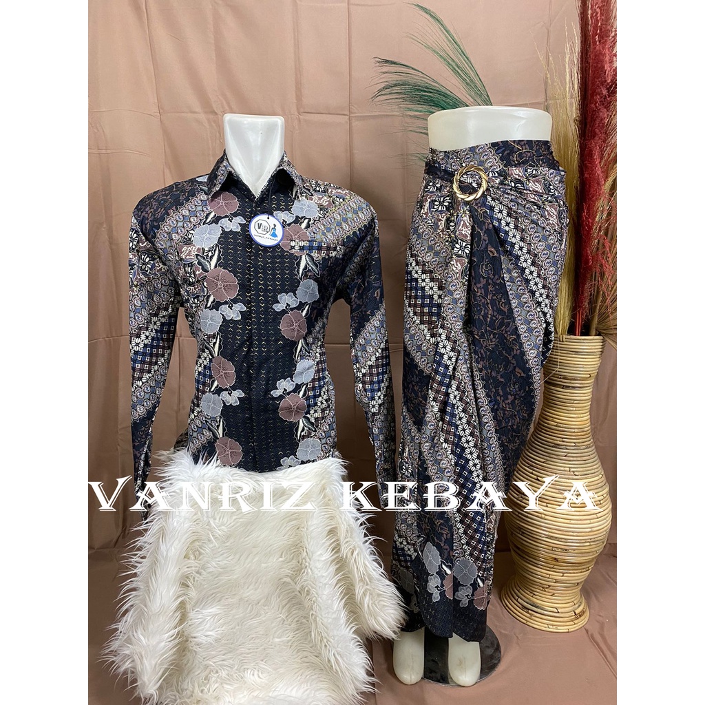 By GoldenStoreBATIK COUPLE / BAJU BATIK COUPLE / BATIK SET / BATIK LENGAN PANJANG / BATIK COUPLE ROK LILIT / ROK LILIT BATIK COUPLE