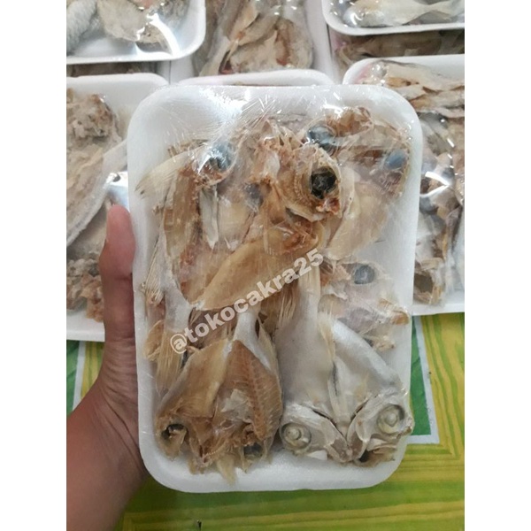 

Ikan Asin Terapok/Mata belok (tawar) 100g