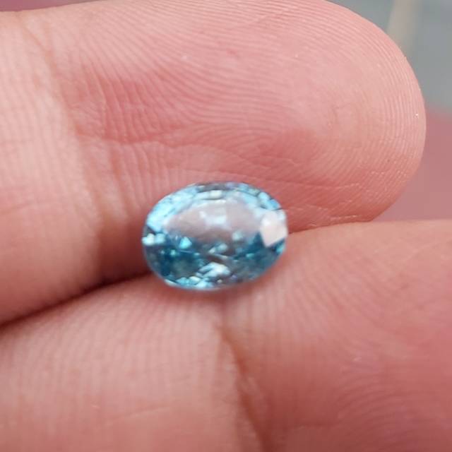 Natural zircon (batu asli)