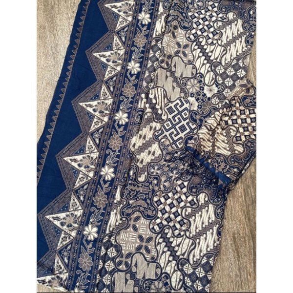 Kamen Paris set selendang by Djuwita Kebaya