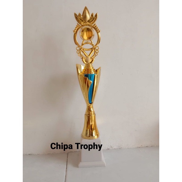 Piala w4 cup tumpuk