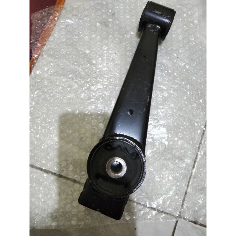 Engine Mounting Agya Ayla belakang original