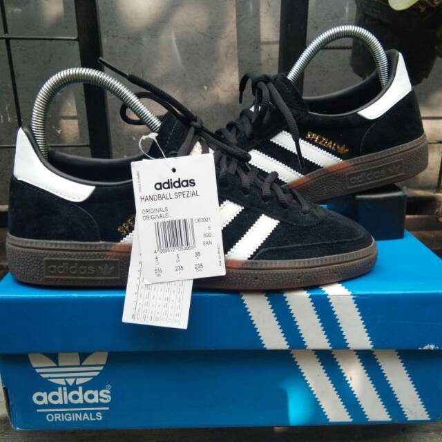 Adidas Spezial - Black White
