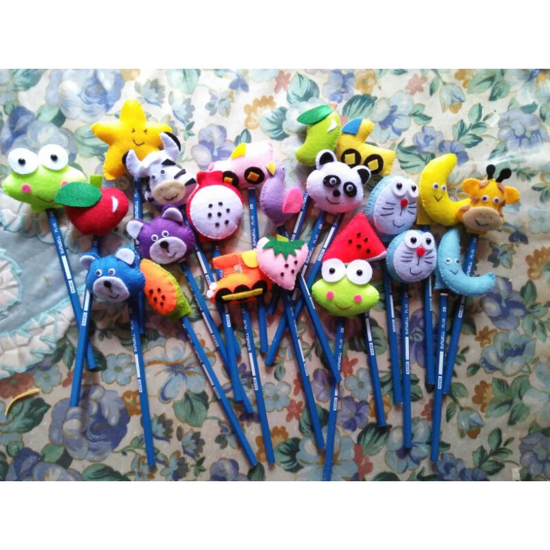 

pensil karakter