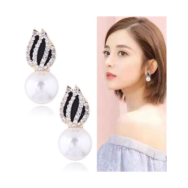 LRC Anting Tusuk Fashion Red Full Diamond Decorated Round Earrings A56898