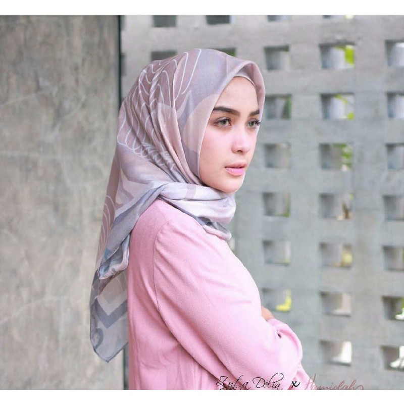 HIJAB ZYTA DELIA X HAMIDAH PRELOVED