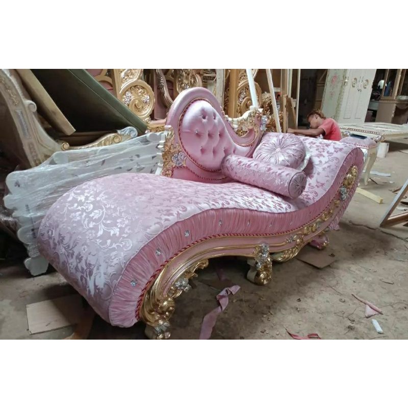 Sofa santai klasik modern