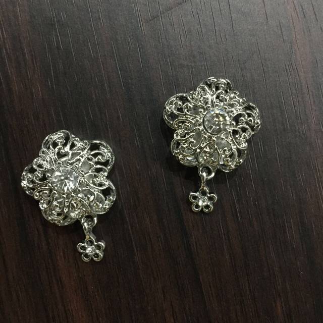 Pin kw sandal popits sepasang