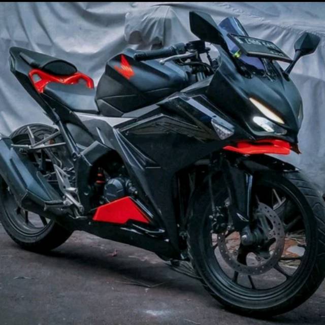 topeng cbr visor cbr facelift kedok cbr 250 RR topeng cbr 250 RR kedok cbr facelift plus winglet
