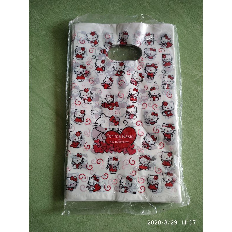 

PLASTIK MOTIF HELLO KITTY UK 15 X 23 (ISI +-80LEMBAR)