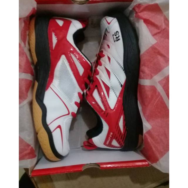 Badminton sepatu rs