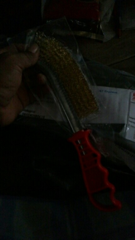 Sikat Baja Kuningan Bengkok / Knife Brushes Wipro