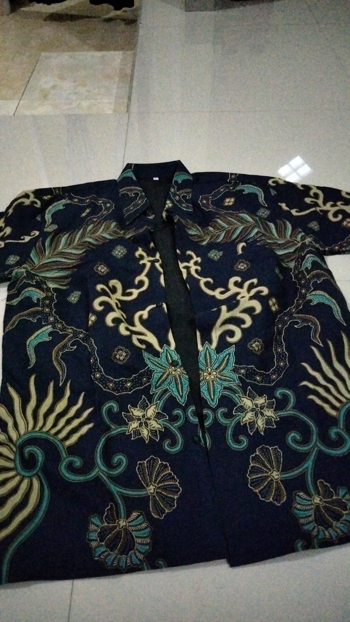 Krisna Mukti  Kemeja Batik Pria Lengan Pendek Bahan Katun Batu Raden Full Furing