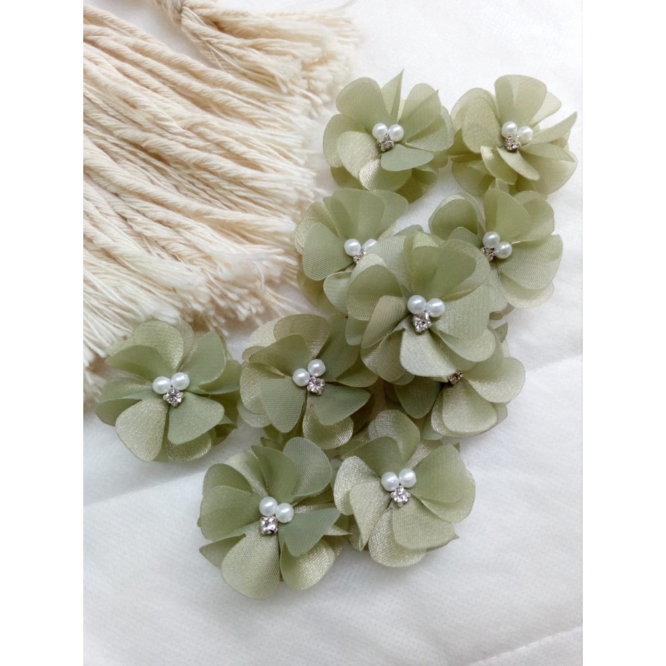 Aplikasi bunga camelia 3cm & 4 cm/1MT.2ME.5K/kebaya/ gaun pengantin /gamis/payet/organza