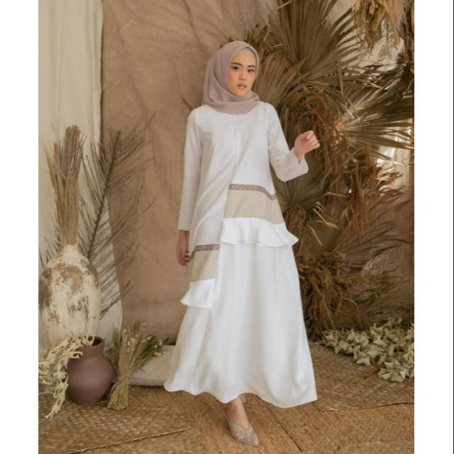 Clemira Dress Wearing Klamby