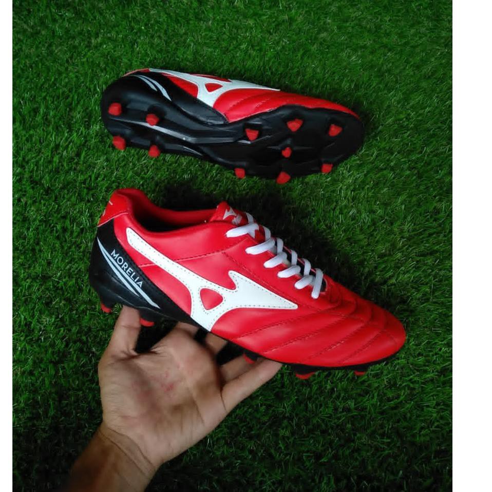 sepatu bola mizuno