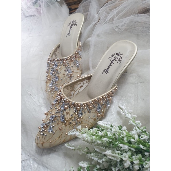 sepatu sintya gold 7cm lancip