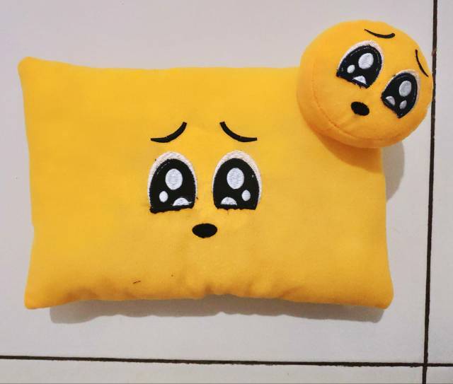 BANTAL EMOJI EMOTIKON LUCU EMPUK  DAN LENTUR