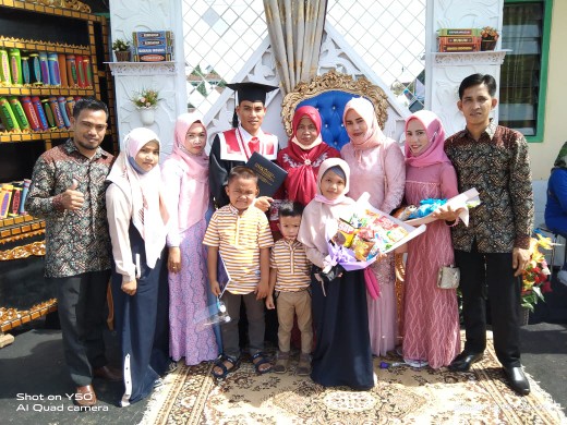 Kemeja Batik Pria Modern