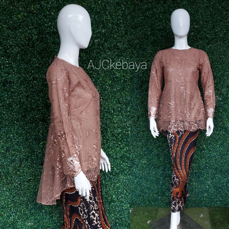 Kebaya / Gotik Pingwin/ Kebaya Modern/ Kebaya Tunik / Set Kebaya/ajc kebaya-4