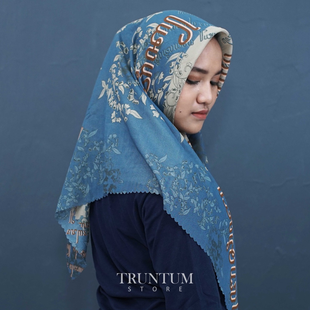 Hijab Segi Empat Kerudung Voal Motif Aksara Jawa-2
