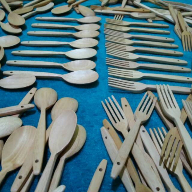 Sendok Panjang 12.14.16.18 cm dan Garpu Kayu panjang 16.18 cm Bahan Kayu Mahoni