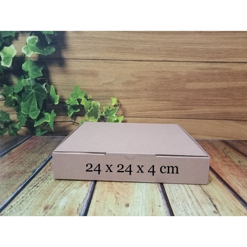 

box/kardus 24x24x4cm...die cut
