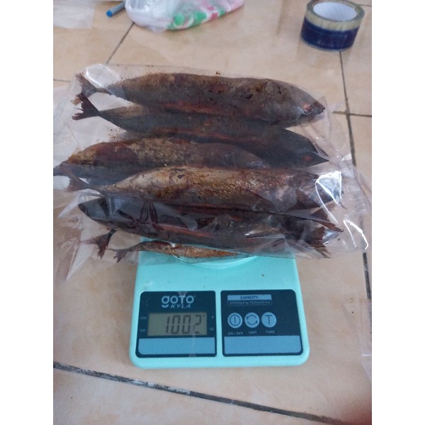 

Ikan tongkol asap fresh 1 kilo isi 10-15 pcs