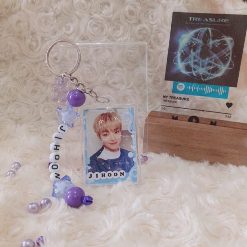 KEYCHAIN AKRILIK TREASURE/CLEAR KEYCHAIN KPOP