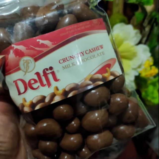 

Delfi. Cashew Coklat Mede / Almond