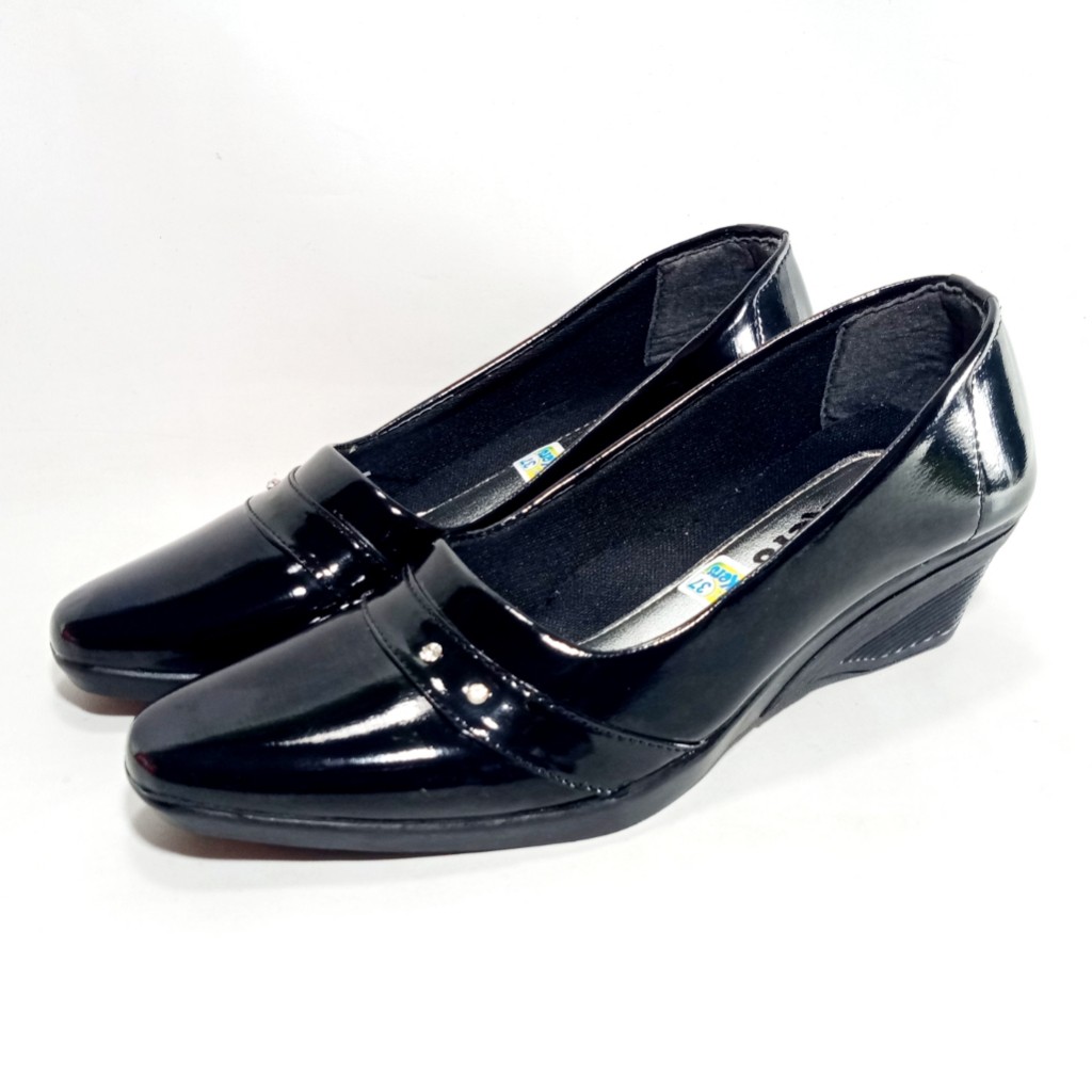 Kickers GL.17 Sepatu Pantofel Wanita Kilap Hak 5cm Size 36-41 Hitam