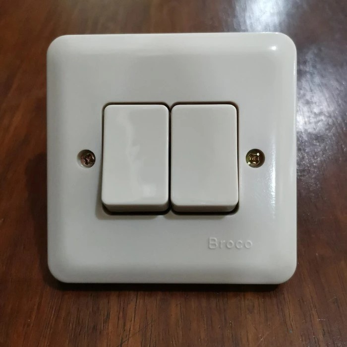 Saklar Tanam isi 2 tombol / Saklar Double BROCO New Gee SNI